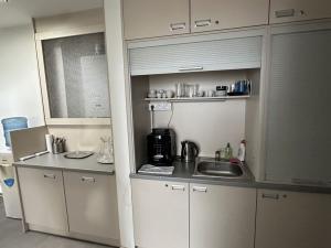 Pronájem kanceláře, Praha - Smíchov, Holečkova, 24 m2