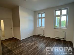Pronájem bytu 1+kk, Žirovnice, Havlíčkovo náměstí, 29 m2