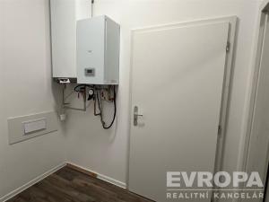 Pronájem bytu 1+kk, Žirovnice, Havlíčkovo náměstí, 29 m2