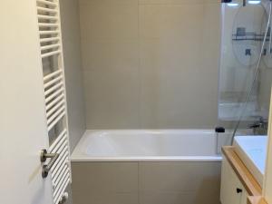 Pronájem bytu 2+kk, Praha - Vysočany, Pechmanových, 54 m2