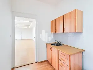 Pronájem skladu, Praha - Vysočany, Podkovářská, 264 m2