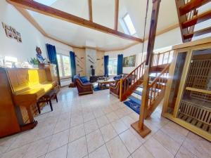 Prodej rodinného domu, Kralice nad Oslavou - Horní Lhotice, 210 m2