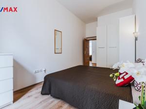 Pronájem bytu 2+kk, Praha - Žižkov, Blahníkova, 53 m2