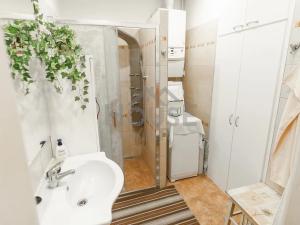 Prodej bytu 3+1, Praha - Bubeneč, Národní obrany, 94 m2