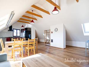 Pronájem bytu 4+kk, Praha - Braník, Pod svahem, 140 m2