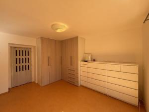 Pronájem bytu 2+1, Hradec Králové, Skupova, 65 m2