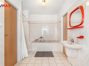 Prodej rodinného domu, Dubá - Zakšín, 380 m2