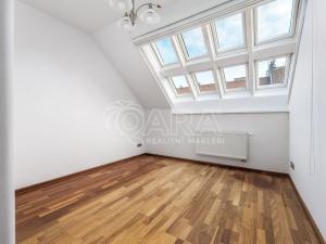 Pronájem bytu 3+kk, Praha - Vinohrady, Velehradská, 97 m2