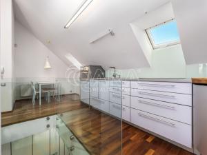 Pronájem bytu 3+kk, Praha - Vinohrady, Velehradská, 97 m2
