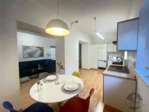 Pronájem bytu 2+kk, Praha, Svatoslavova, 51 m2