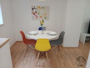 Pronájem bytu 2+kk, Praha, Svatoslavova, 51 m2
