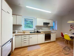 Pronájem bytu 2+kk, Praha, Svatoslavova, 51 m2