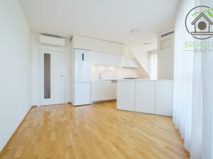 Prodej bytu 2+1, Praha - Suchdol, Brandejsovo náměstí, 116 m2