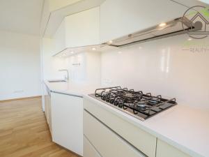 Prodej bytu 2+1, Praha - Suchdol, Brandejsovo náměstí, 116 m2