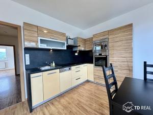 Pronájem bytu 3+kk, Brno, Šmahova, 73 m2