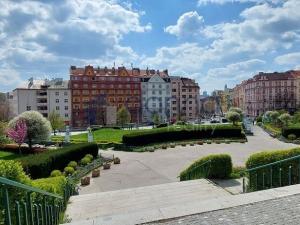 Pronájem bytu 2+kk, Praha, Moskevská, 51 m2