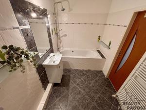 Prodej bytu 3+kk, Olomouc, Handkeho, 64 m2