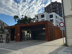 Pronájem garážového stání, Praha, Bělehradská, 5 m2