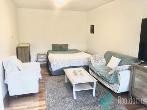 Pronájem bytu 1+1, Český Krumlov - Plešivec, Věncova, 40 m2
