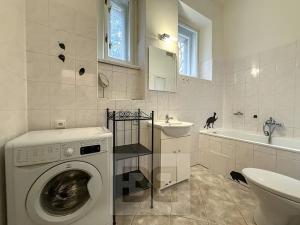 Pronájem bytu 2+1, Praha - Podolí, Na dolinách, 59 m2