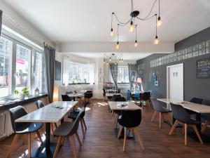 Pronájem obchodního prostoru, Praha - Holešovice, U studánky, 53 m2