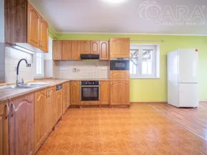 Pronájem vícegeneračního domu, Divišov, K Vodojemu, 267 m2