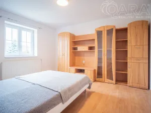 Pronájem vícegeneračního domu, Divišov, K Vodojemu, 267 m2