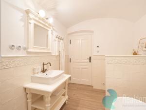 Prodej historického objektu, Záhoří - Jamný, 159 m2