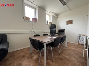 Prodej skladu, Věžky, 2322 m2