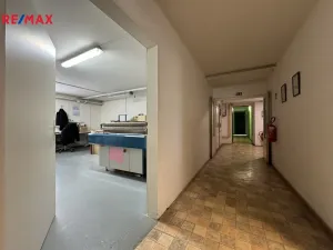 Prodej skladu, Věžky, 2322 m2