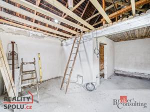 Prodej rodinného domu, Hrádek, U koupaliště, 235 m2