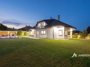 Prodej rodinného domu, Moravany, 360 m2