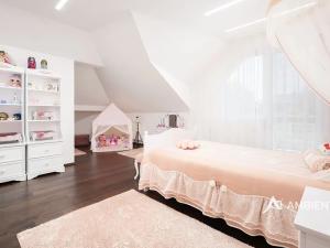 Prodej rodinného domu, Moravany, 360 m2