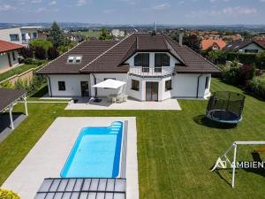 Prodej rodinného domu, Moravany, 360 m2