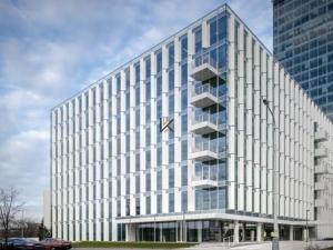 Pronájem obchodního prostoru, Praha, Hvězdova, 244 m2