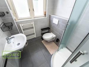 Prodej podílu 1/2 rodinného domu, Praha, Káranská, 225 m2