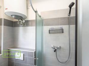 Prodej podílu 1/2 rodinného domu, Praha, Káranská, 225 m2