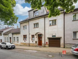 Prodej atypického bytu, Dvůr Králové nad Labem, Klazarova, 390 m2