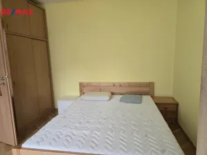 Pronájem bytu 1+1, Karlovy Vary - Drahovice, Maďarská, 46 m2