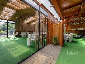 Prodej kanceláře, Uherské Hradiště, V Zahradách, 474 m2