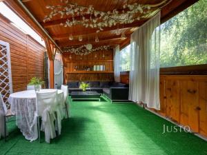 Prodej kanceláře, Uherské Hradiště, V Zahradách, 474 m2