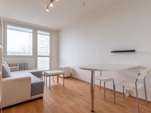 Pronájem bytu 2+kk, Praha - Řepy, Makovského, 40 m2