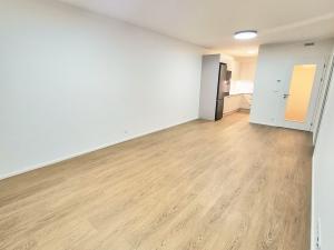 Pronájem bytu 2+kk, Praha - Háje, Sochorcova, 58 m2