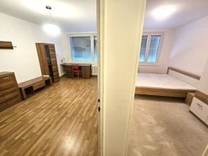 Pronájem bytu 2+kk, Praha, Píškova, 45 m2