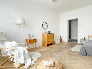 Prodej bytu 3+1, Praha, Biskupcova, 83 m2