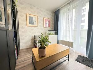 Prodej bytu 2+kk, Praha - Hlubočepy, náměstí Olgy Scheinpflugové, 50 m2