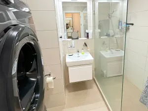 Prodej bytu 2+kk, Praha - Hlubočepy, náměstí Olgy Scheinpflugové, 50 m2