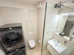 Prodej bytu 2+kk, Praha - Hlubočepy, náměstí Olgy Scheinpflugové, 50 m2