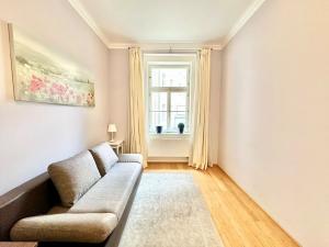 Pronájem bytu 3+kk, Praha - Vršovice, 28. pluku, 79 m2