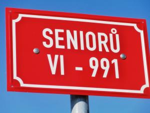 Pronájem bytu 2+1, Liberec - Liberec XXX-Vratislavice nad Nisou, Seniorů, 64 m2